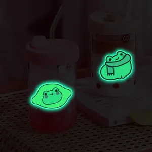 Autocollants mignons de grenouille de dessin animé lumineux dans le noir stickers muraux chambre