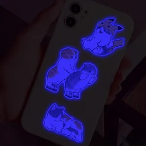 Autocollants de chats mignons phosphorescents pour coques de téléphone, autocollants lumineux.