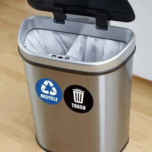 Pattumiera doppia in acciaio inox con coperchio a sensore ed etichette.