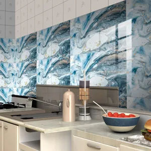 Sticker carrelage motif marbre bleu et or, texture cristal laminée épaissie pour mur.
