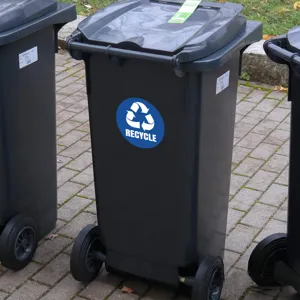 Adesivo per bidone rifiuti recycle impermeabile etichetta raccolta differenziata esterno.
