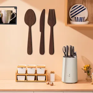 Ensemble de décoration murale en bois en forme de cuillère, couteau et fourchette pour cuisine.