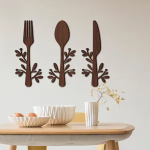 Décoration murale en bois ensemble de couverts fourchette cuillère couteau cuisine art