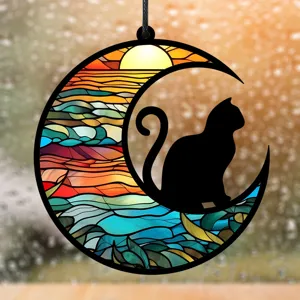 Buntglas-Stil schwarze Katze auf Mondsichel Hängeornament, Sonnenuntergang Detail.