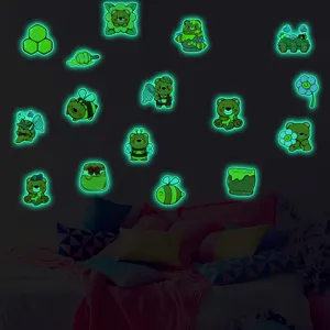 Adhesifs muraux lumineux mignons animaux et ours de dessin anime phosphorescents.