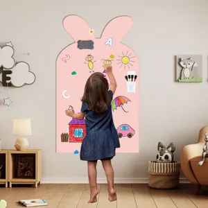 Detailansicht des magnetischen Kinder-Wandaufklebers in Hasenform zum Malen und kreativen Spielen.