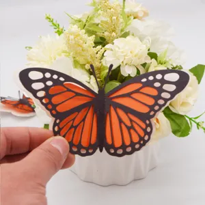 Detailopname van 3D holle parelpapier vlinder muursticker voor elegante huisdecoratie.