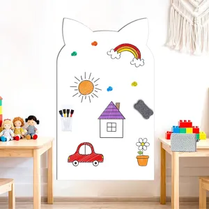 Nahaufnahme des niedlichen Katzenohr magnetischen Whiteboard Aufklebers für Kinder.