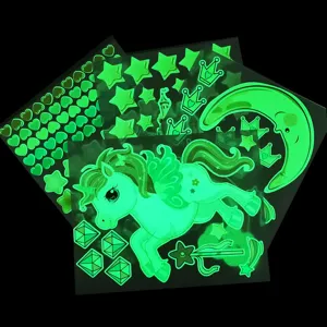 Stickers muraux licorne phosphorescents étoiles cœurs lune lumineux chambre d'enfant.