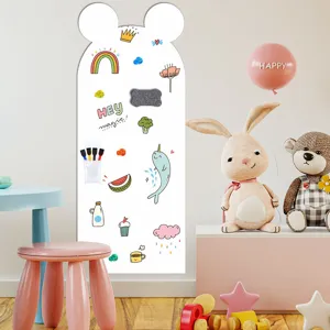 Magnetische Wandtafel für Kinderzimmer, süße Bärenform Wandaufkleber mit bunten Motiven.