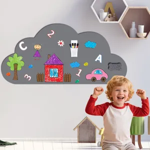 Kinder Wolke magnetische Whiteboard Wandaufkleber mit Zahlen und Buchstaben fürs Spielzimmer.