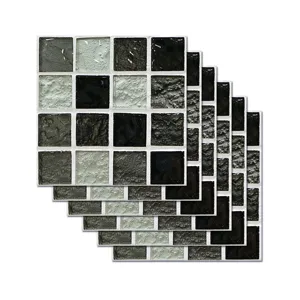 Detailansicht des 3D selbstklebenden Mosaikfliesen-Aufklebers in Schwarz und Grau.