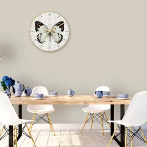 Moderne kreative Schmetterling Wanduhr mit leisen Uhrwerk und goldenem Rahmen für Wohnzimmer.