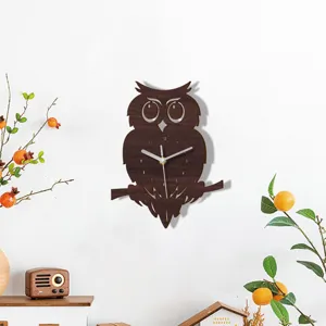 Reloj de pared de madera con búho y movimiento silencioso, diseño de animales para el hogar.