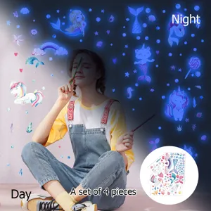 Autocollants muraux lumineux pour chambre d'enfant, sirène et licorne phosphorescents lot de 4.
