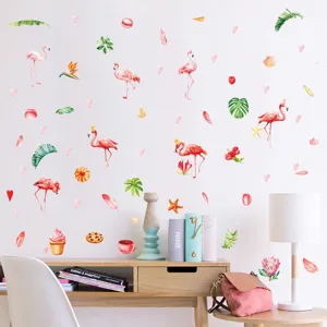 Vue détaillée des autocollants muraux flamants roses aquarelle, idéale pour déco chambre d'enfant.