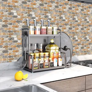 Vista dettagliata del ripiano da cucina con organizzazione multistrato e design moderno.