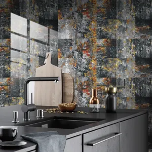 Detailaufnahme des wasserdichten Kristallfliesenaufklebers mit industrieller Rost-Textur.