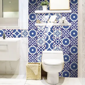 Adesivi per piastrelle blu e bianchi impermeabili autoadesivi per parete pavimento cucina bagno.