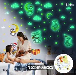 Stickers muraux luminescents pour chambre d'enfant, étoiles et jolies souris phosphorescentes 4pcs.