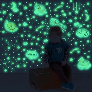 Stickers muraux luminescents animaux mignons etoiles et lune phosphorescents chambre enfant