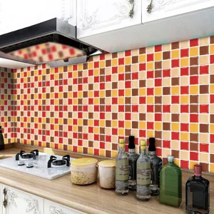 Vue détaillée de l'autocollant de carrelage mosaïque 3D appliqué sur le mur de cuisine.