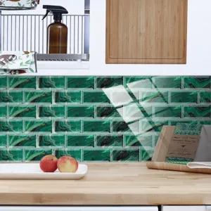 Autocollant de carrelage en cristal marbre vert adhésif mural pour la rénovation de cuisine
