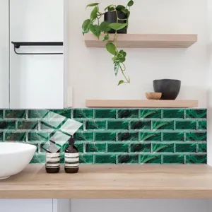 Autocollants de carrelage en marbre vert pour la décoration de la maison et la rénovation.