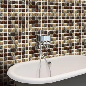 Vue détaillée d'un autocollant de carrelage mosaïque 3D, décoration murale adhésive.