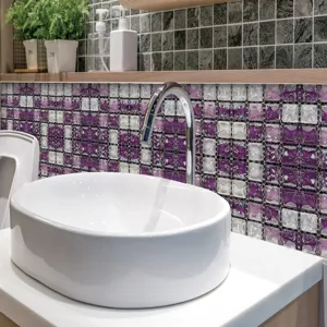 Sticker carrelage mosaïque 3D autocollant violet blanc déco murale cuisine salle de bain.