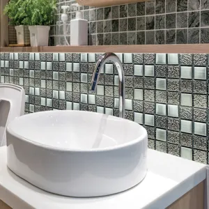 Autocollant de carreaux de mosaïque 3D étanche autocollant pour décoration murale de salle de bain.