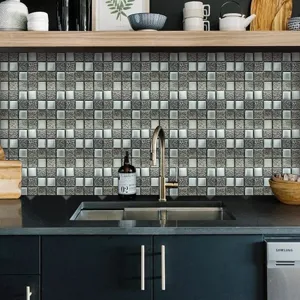 Vue détail de l'autocollant de carrelage mosaïque 3d, adhésif mural pour cuisine.