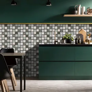 Scène de cuisine détaillée avec autocollant mural mosaïque 3D pour dosseret adhésif.