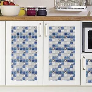 Vue détaillée de l'autocollant de carrelage mosaïque 3D, sticker mural PVC pour cuisine.