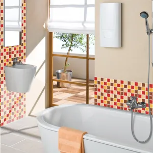 Autocollants de carreaux de mosaique 3D imperméables adhesifs pour la décoration murale.