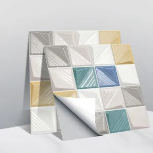 Vue détaillée de l'autocollant de carrelage mosaïque 3D, adhésif avec dos pelable.