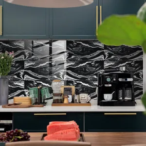 Adhesivo de pared de cocina con patrón de mármol blanco y negro papel pintado.
