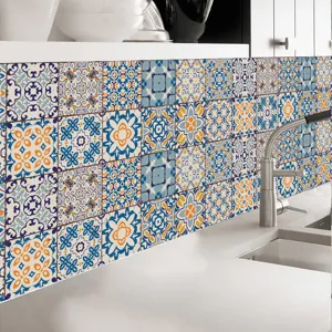 Adesivi per piastrelle impermeabili con motivo floreale mandala, perfetti per paraschizzi cucina.