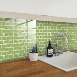 Dettaglio adesivo per piastrelle a mosaico in PVC pellicola cristallo verde per cucina e casa.