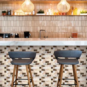 Adesivo per piastrelle a mosaico in PVC con pellicola trasparente, ideale per ristrutturazione.