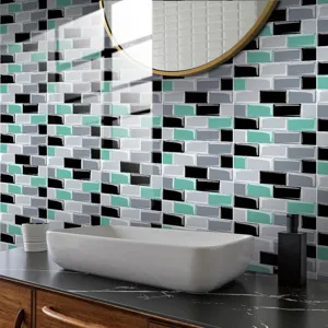 Adesivo murale mosaico in PVC impermeabile, pellicola brillante per decoro paraschizzi bagno.