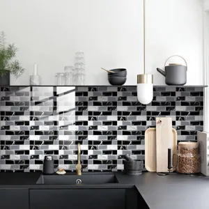 Adesivo per piastrelle in marmo nero e bianco in PVC per la decorazione della cucina
