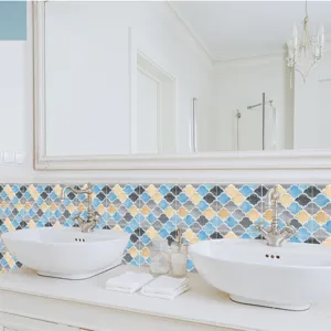 Autocollant de carrelage autocollant 3D imperméable, décor mural élégant pour salle de bain.