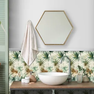 Dettaglio dell'adesivo murale con foglie di palma tropicali per decorare pareti e interni.