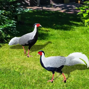 Piquet de jardin décoratif en forme de faisan, idéal pour la pelouse et la cour extérieure.
