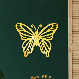 Gouden acryl spiegel holle vlinder muursticker detail, elegante slaapkamer decoratie.