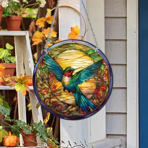 Gekleurde glas-in-lood kolibrie hangende decoratie, rond raampaneel muurkunst voor huis en tuin.