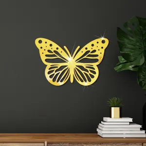 Gouden acryl spiegel uitgeholde vlinder muursticker voor moderne slaapkamer interieur decor.
