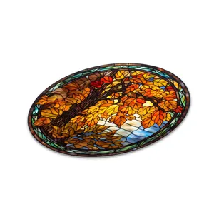 Detailansicht ovale Buntglas-Wandkunst mit Herbstbaum-Motiv, bunte Blätter für Heimdeko.