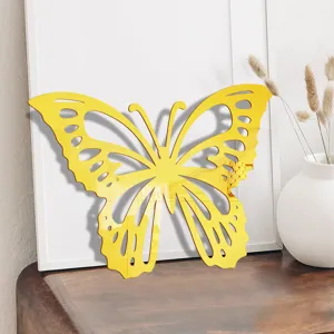 Gedetailleerd weergave grote acryl spiegel holle vlinder muursticker voor huisdecoratie.